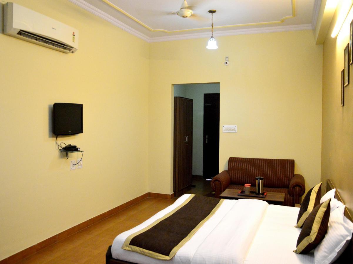 Oyo 6012 Hotel Rockwell Jaipur Bagian luar foto