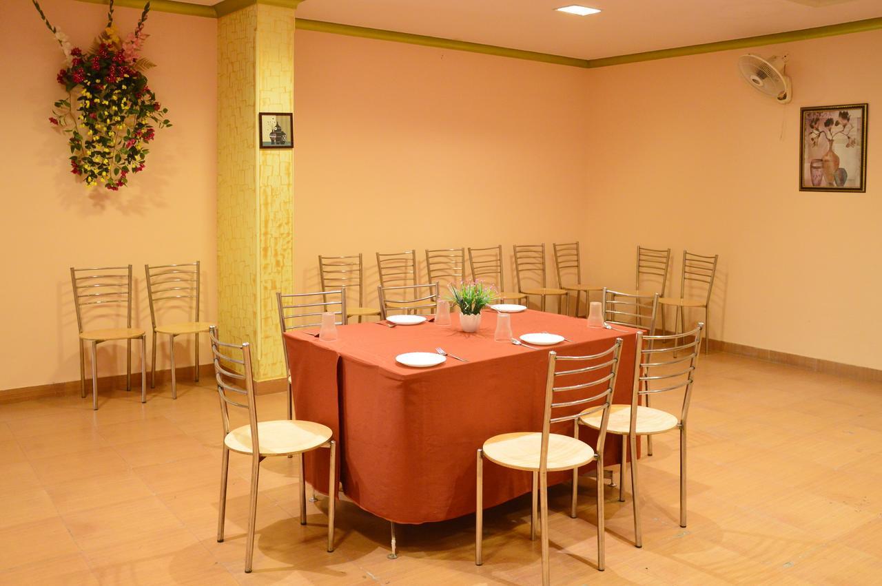 Oyo 6012 Hotel Rockwell Jaipur Bagian luar foto